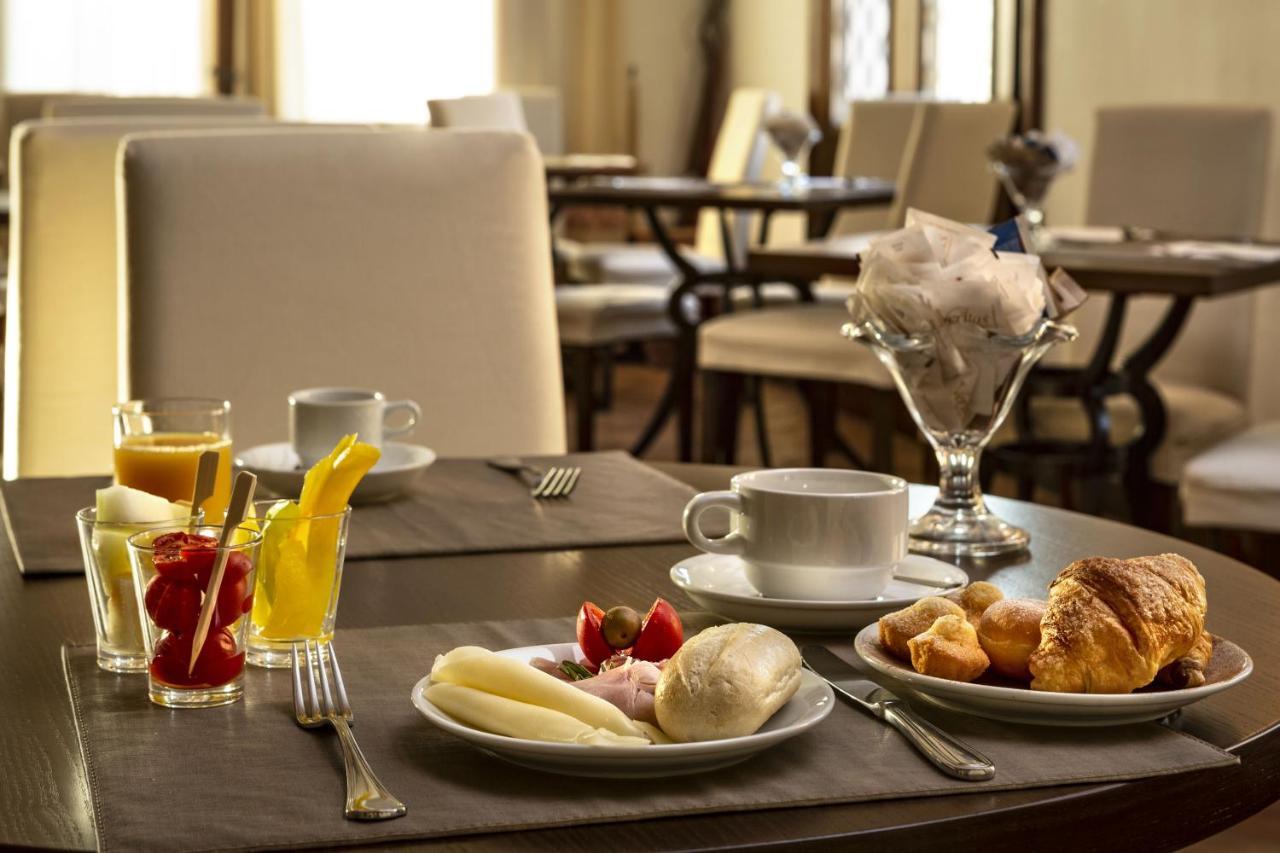 La Vecchia Fonte Boutique Hotel Palau Ngoại thất bức ảnh