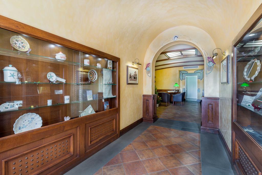 La Vecchia Fonte Boutique Hotel Palau Ngoại thất bức ảnh